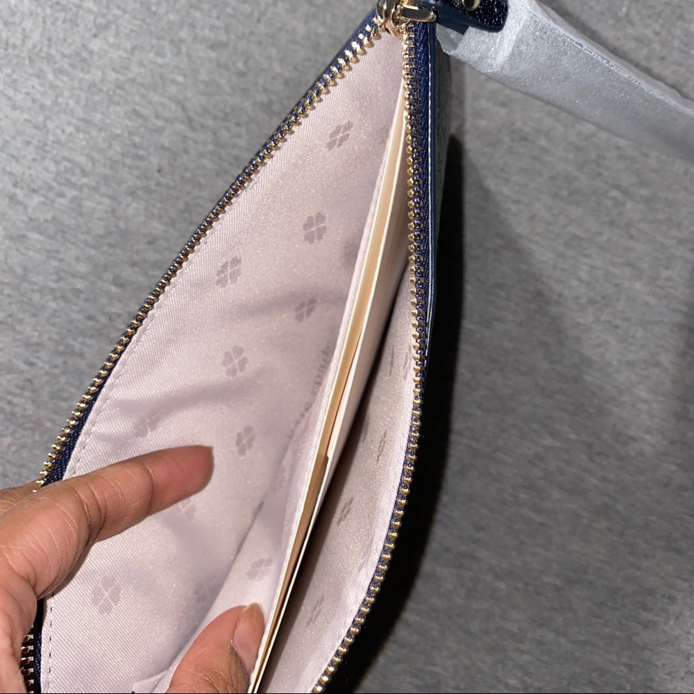 🔴SOLD🔴 Kate Spade Spencer Metallic Wristlet - Picture 5 of 12